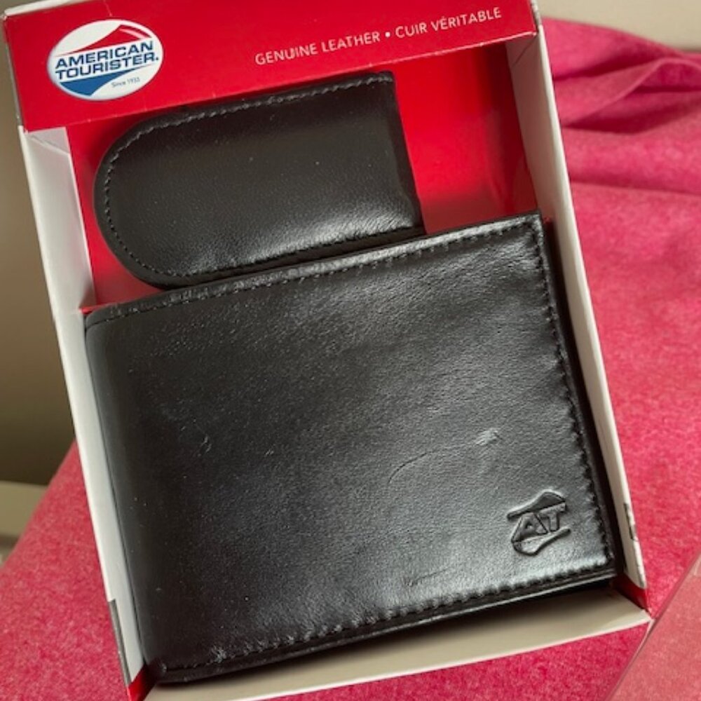 American Tourister Vintage Black Leather Billfold Wallet and Money Clip